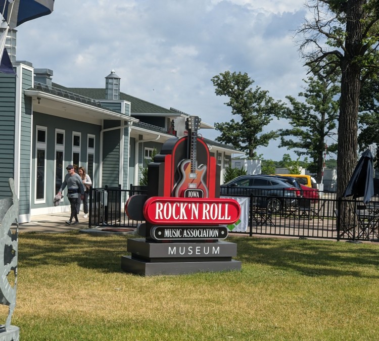 iowa-rock-n-roll-music-association-hall-of-fame-museum-photo